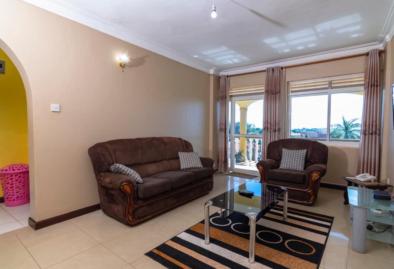 Karibu Bb Suites Entebbe Buitenkant foto